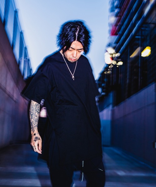 MSML(エムエスエムエル)の「SIDE SLIT SHORT SLEEVE TEE(Tシャツ/カットソー・メンズ・ブラック/チャコールグレー/ホワイト・S/L/M)」の6枚目の写真