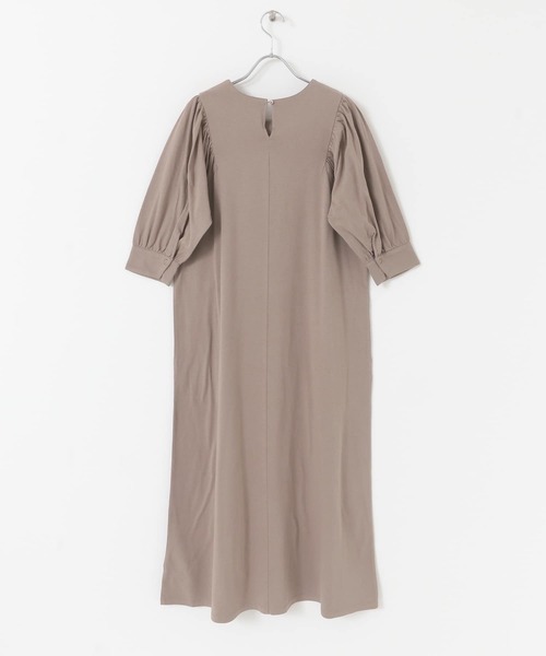 URBAN RESEARCH Sonny Label（アーバンリサーチサニーレーベル）の「ギャザースリーブカットワンピース（ワンピース・レディース・モカ/グレー系その他/ブラック・FREE）」の6枚目の写真