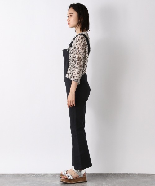 JEANASIS（ジーナシス）の「フレアデニムオーバーオール/950421（サロペット/オーバーオール・レディース・ホワイト/ブラック・SMALL/MEDIUM）」の6枚目の写真