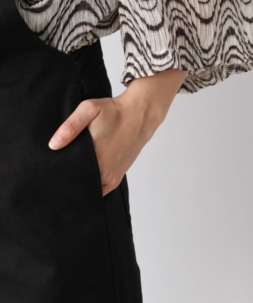 JEANASIS（ジーナシス）の「フレアデニムオーバーオール/950421（サロペット/オーバーオール・レディース・ホワイト/ブラック・SMALL/MEDIUM）」の9枚目の写真