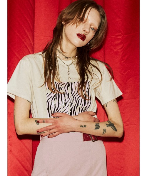 jouetie（ジュエティ）の「Hippieゼブラロゴ Tシャツ（Tシャツ/カットソー・レディース・ピンク/ブラック/アイボリー・MEDIUM）」の2枚目の写真