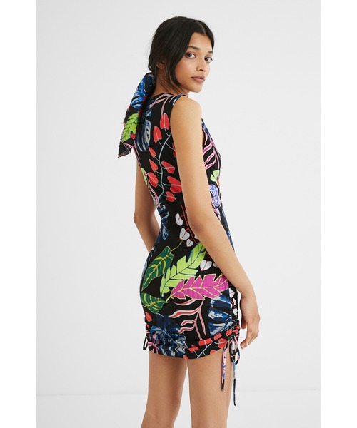 Desigual(デシグアル)の「ギャザー スリムショートワンピース(チュニック・レディース・ブラック・2L/S/M/L/SS)」の2枚目の写真