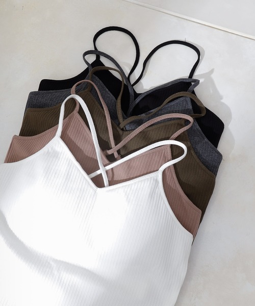 COLONY 2139（コロニートゥーワンスリーナイン）の「【WEB限定】カップ付きランダムテレコ短丈Vネックキャミソール(パット取り外し可)（キャミソール・レディース・ホワイト/ブラック/チャコールグレー/モカ/カーキ・FREE）」の11枚目の写真