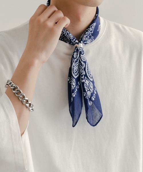 epnok（エプノック）の「リング付きスカーフ（バンダナ/スカーフ・メンズ・ネイビー/ブラック/オレンジ/ワインレッド/グリーン/ブルー・FREE）」の3枚目の写真