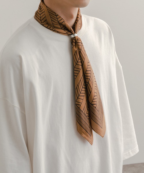 epnok（エプノック）の「リング付きスカーフ（バンダナ/スカーフ・メンズ・ネイビー/ブラック/オレンジ/ワインレッド/グリーン/ブルー・FREE）」の6枚目の写真