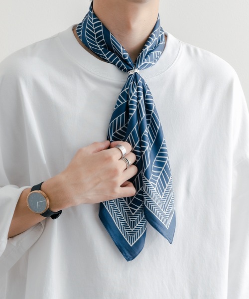 epnok（エプノック）の「リング付きスカーフ（バンダナ/スカーフ・メンズ・ネイビー/ブラック/オレンジ/ワインレッド/グリーン/ブルー・FREE）」の4枚目の写真