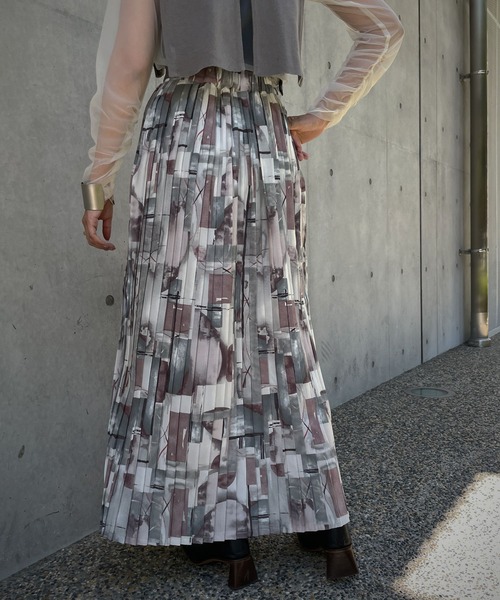 &g'aime（アンジェム）の「【&g'aime】アート柄プリーツスカート（スカート・レディース・ブラック/グレー/キャメル・FREE）」の16枚目の写真