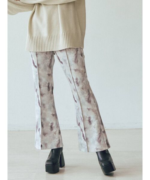 MURUA(ムルーア)の「バックスリットスウェードパンツ(スラックス・レディース・ブラック/グレー/アイボリー/その他1・FREE)」の4枚目の写真