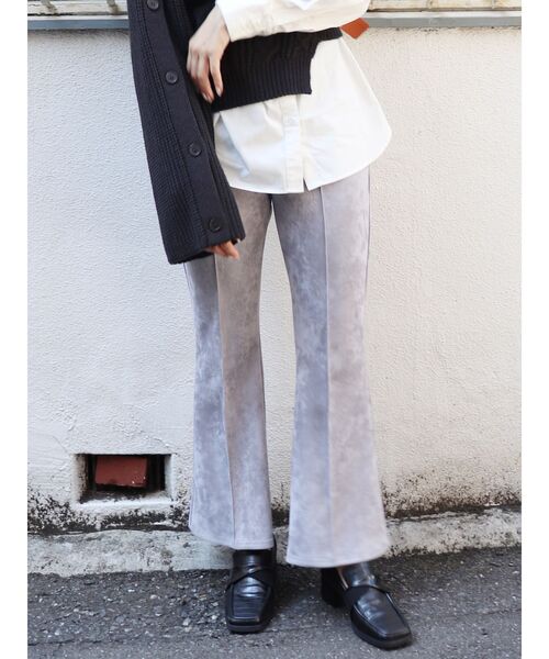 MURUA(ムルーア)の「バックスリットスウェードパンツ(スラックス・レディース・ブラック/グレー/アイボリー/その他1・FREE)」の3枚目の写真