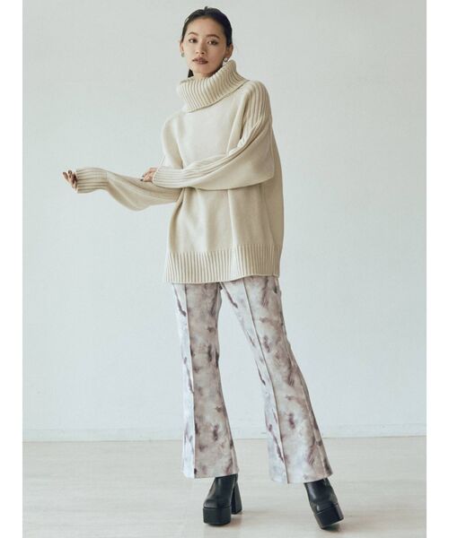 MURUA(ムルーア)の「バックスリットスウェードパンツ(スラックス・レディース・ブラック/グレー/アイボリー/その他1・FREE)」の7枚目の写真