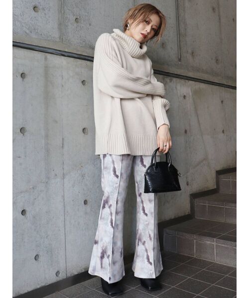 MURUA(ムルーア)の「バックスリットスウェードパンツ(スラックス・レディース・ブラック/グレー/アイボリー/その他1・FREE)」の13枚目の写真