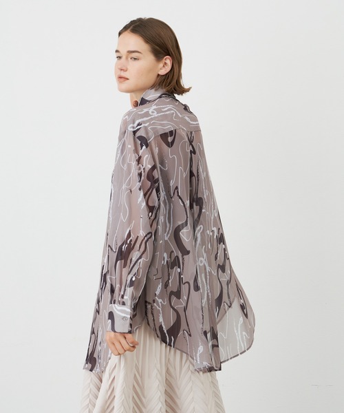 la belle Etude - 美品！ラベルエチュード　ニュアンスリーフ柄リラックスシャツ LA BELLE ETUDE（ラベルエチュード）の「ニュアンスリーフ柄