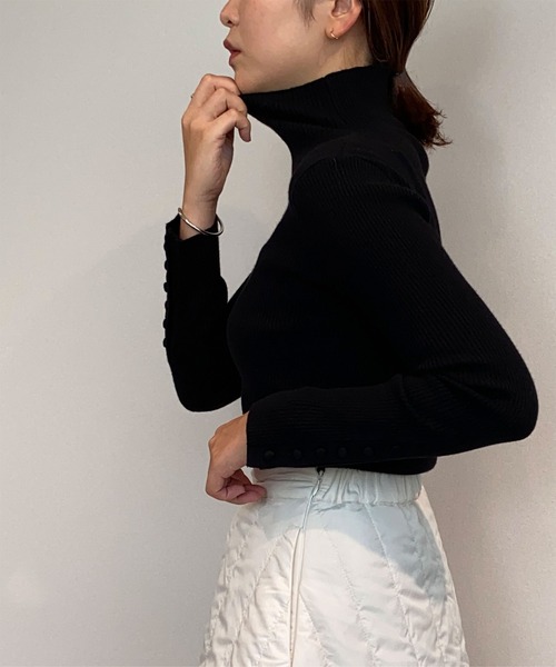 titivate(ティティベイト)の「ハイネックリブトップス(ニット/セーター・レディース・アイボリー/オリーブ/レッド/モカ/ブラック/ライトブルー/杢グレー・M)」の3枚目の写真