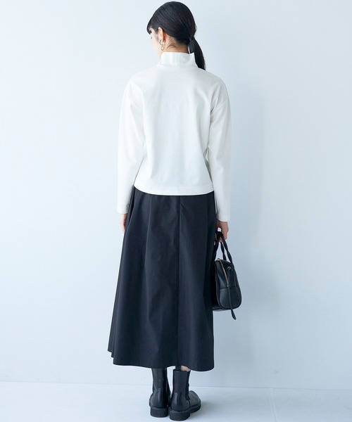 haco!（ハコ）の「どんなボトムスもインせずに今っぽコーデが決まる！好バランスに仕上げた短め丈ハイネックトップス（Tシャツ/カットソー・レディース・ライトベージュ/ブラック/オフホワイト・MEDIUM/X-LARGE/SMALL/LARGE）」の17枚目の写真