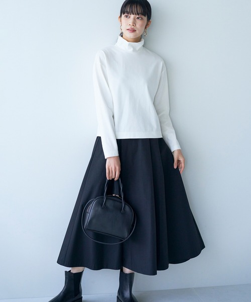 haco!（ハコ）の「どんなボトムスもインせずに今っぽコーデが決まる！好バランスに仕上げた短め丈ハイネックトップス（Tシャツ/カットソー・レディース・ライトベージュ/ブラック/オフホワイト・MEDIUM/X-LARGE/SMALL/LARGE）」の7枚目の写真