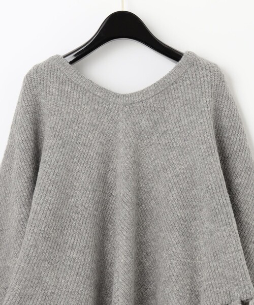 GRACE CONTINENTAL（グレースコンチネンタル）の「フリンジ畦ニットポンチョ（ポンチョ・レディース・グレー/キナリ・FREE）」の14枚目の写真