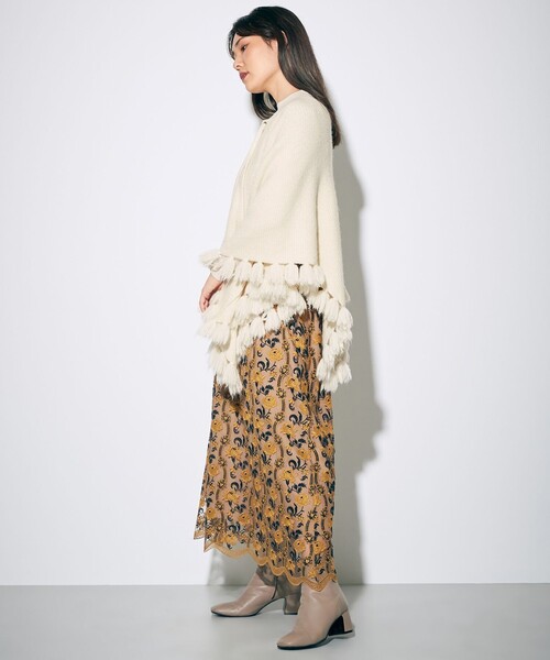 GRACE CONTINENTAL（グレースコンチネンタル）の「フリンジ畦ニットポンチョ（ポンチョ・レディース・グレー/キナリ・FREE）」の15枚目の写真