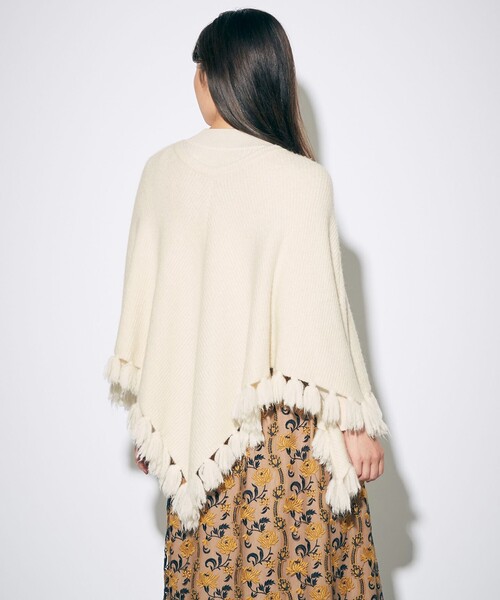 GRACE CONTINENTAL（グレースコンチネンタル）の「フリンジ畦ニットポンチョ（ポンチョ・レディース・グレー/キナリ・FREE）」の19枚目の写真