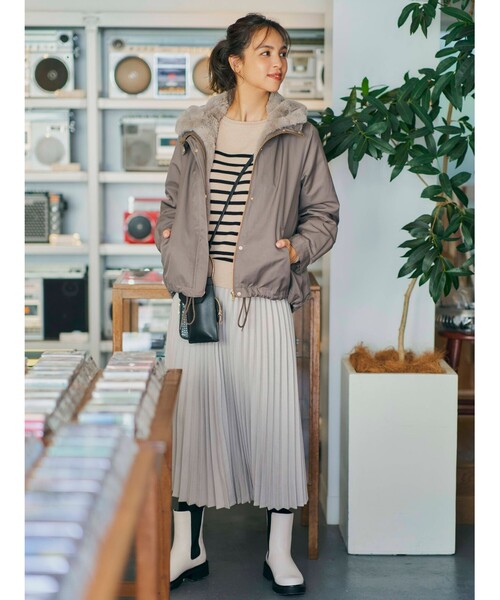 DRESKIP（ドレスキップ）の「◆袖口フェイクパ－ル付きボリュームスリーブニット（ニット/セーター・レディース・ライトグリーン/ブラック系1/サンドベージュ/パープル系・03/02）」の6枚目の写真