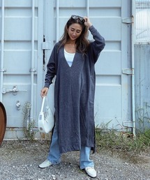 Vネックスリットロングカットソー