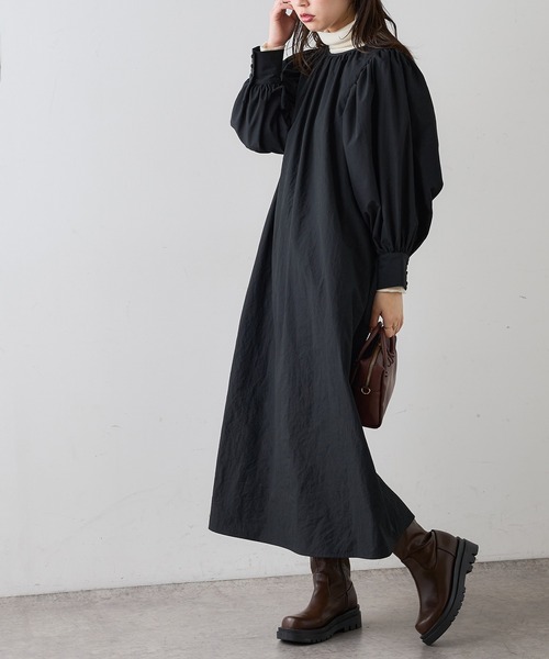 natural couture（ナチュラルクチュール）の「【WEB限定】ボリュームスリーブワンピース（ワンピース・レディース・ベージュ/ピンク/ブラック・FREE）」の2枚目の写真