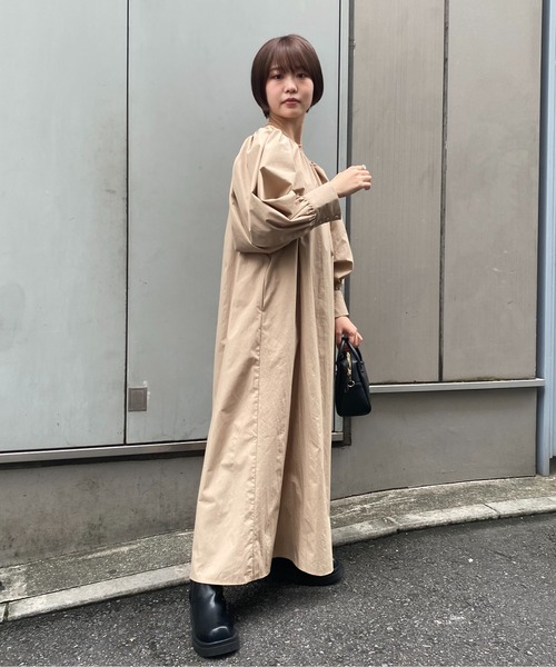natural couture（ナチュラルクチュール）の「【WEB限定】ボリュームスリーブワンピース（ワンピース・レディース・ベージュ/ピンク/ブラック・FREE）」の5枚目の写真