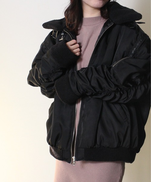 one way（ワンウェイ）の「【oneway Jeans】ベルテッドボアMA-1（MA-1・レディース・ブラック/ダークグリーン・FREE）」の2枚目の写真