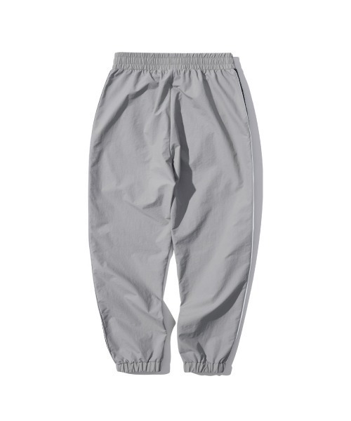 FCMM(エフシーエムエム)の「LOGO TAPE WINDBREAKER PANTS/ロゴテープウィンドブレーカーパンツ(その他パンツ・メンズ・グレー/ライトパープル/ブラック・MEDIUM/LARGE)」の20枚目の写真