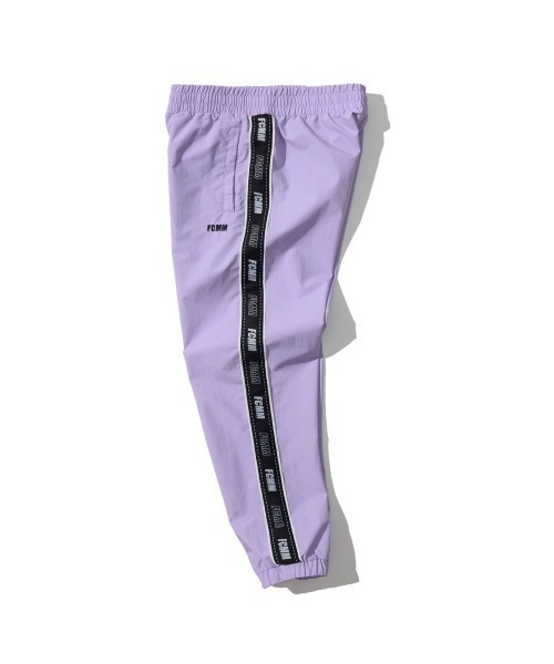 FCMM(エフシーエムエム)の「LOGO TAPE WINDBREAKER PANTS/ロゴテープウィンドブレーカーパンツ(その他パンツ・メンズ・グレー/ライトパープル/ブラック・MEDIUM/LARGE)」の7枚目の写真