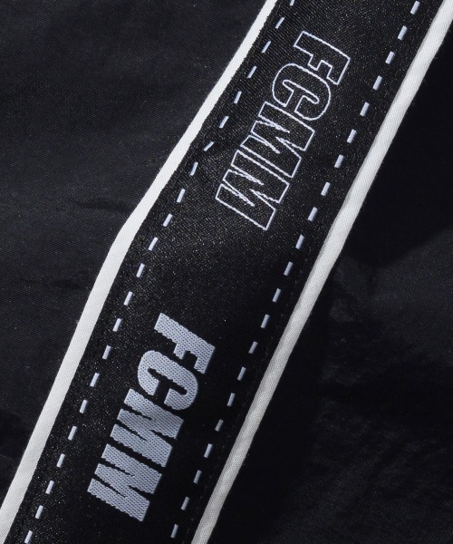 FCMM(エフシーエムエム)の「LOGO TAPE WINDBREAKER PANTS/ロゴテープウィンドブレーカーパンツ(その他パンツ・メンズ・グレー/ライトパープル/ブラック・MEDIUM/LARGE)」の19枚目の写真