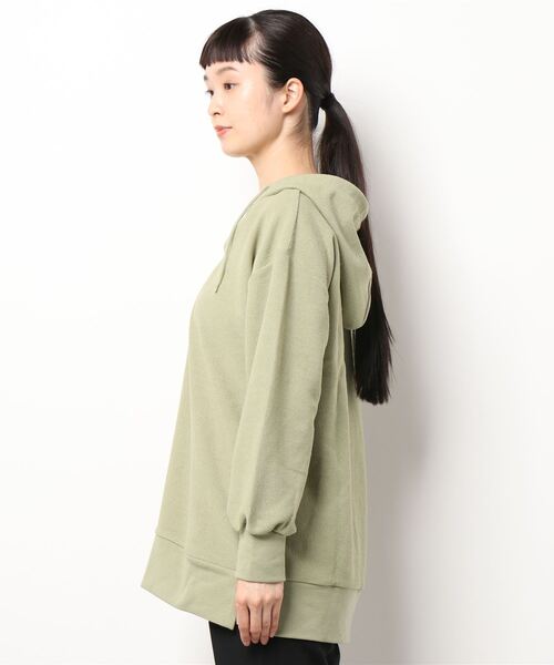 Lugnoncure（ルノンキュール）の「変形裏毛スキッパーパーカー（パーカー・レディース・オフホワイト/グリーン/モカ・ﾌﾘ-）」の4枚目の写真