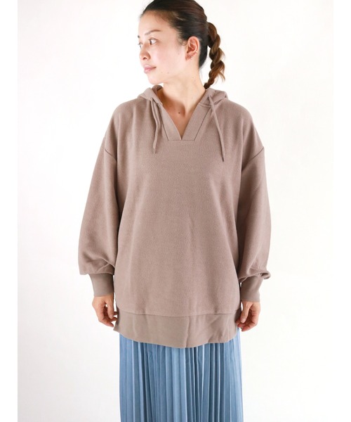 Lugnoncure（ルノンキュール）の「変形裏毛スキッパーパーカー（パーカー・レディース・オフホワイト/グリーン/モカ・ﾌﾘ-）」の3枚目の写真