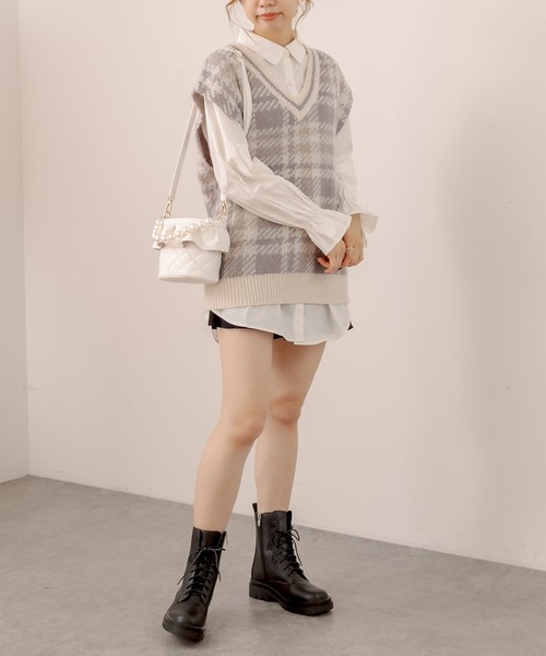 OLIVE des OLIVE(オリーブデオリーブ)の「パールハンドルフリルバッグ(ショルダーバッグ・レディース・ベージュ/オフホワイト・FREE)」の8枚目の写真