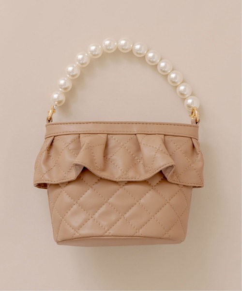 OLIVE des OLIVE(オリーブデオリーブ)の「パールハンドルフリルバッグ(ショルダーバッグ・レディース・ベージュ/オフホワイト・FREE)」の5枚目の写真