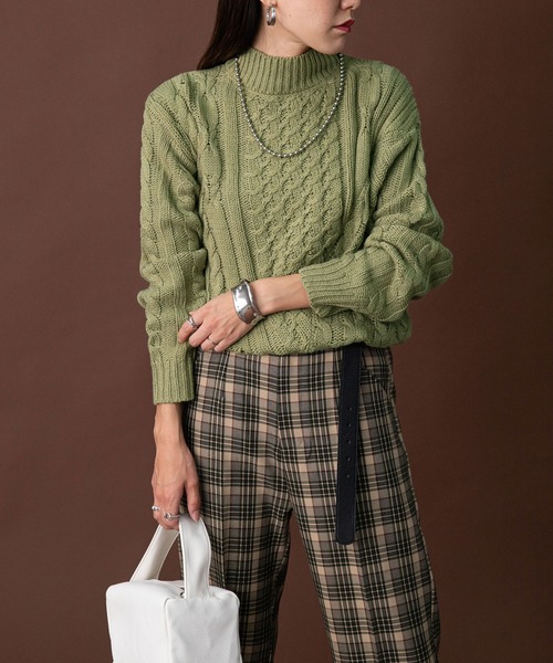 bohmal（ボマール）の「アラン柄モックネックニット（ニット/セーター・レディース・チャコールグレー/オフホワイト/サンドベージュ/オリーブ・FREE）」の8枚目の写真