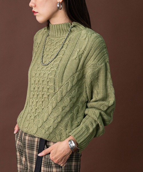 bohmal（ボマール）の「アラン柄モックネックニット（ニット/セーター・レディース・チャコールグレー/オフホワイト/サンドベージュ/オリーブ・FREE）」の7枚目の写真