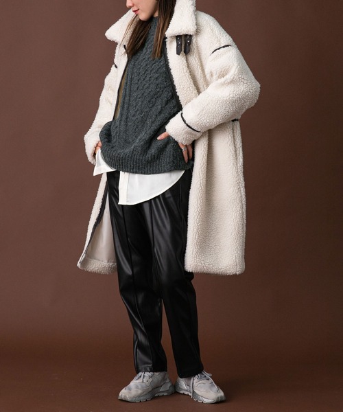 bohmal（ボマール）の「アラン柄モックネックニット（ニット/セーター・レディース・チャコールグレー/オフホワイト/サンドベージュ/オリーブ・FREE）」の21枚目の写真