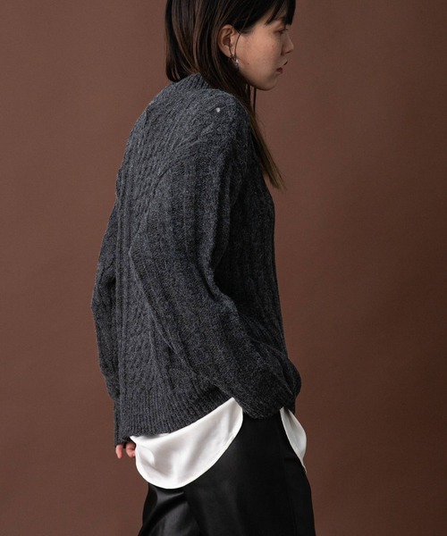 bohmal（ボマール）の「アラン柄モックネックニット（ニット/セーター・レディース・チャコールグレー/オフホワイト/サンドベージュ/オリーブ・FREE）」の17枚目の写真