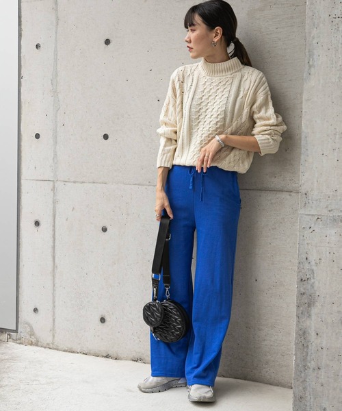 bohmal（ボマール）の「アラン柄モックネックニット（ニット/セーター・レディース・チャコールグレー/オフホワイト/サンドベージュ/オリーブ・FREE）」の22枚目の写真