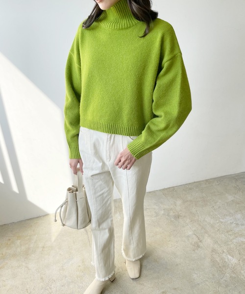 LIAN（リアン）の「ハイネッククロップドカラーニット（ニット/セーター・レディース・オレンジ/グリーン/ピンク/ブルー/アイボリー/ブラック・FREE）」の9枚目の写真