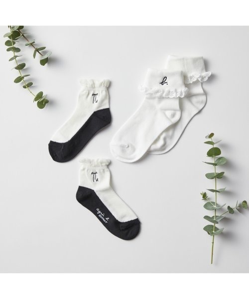 agnes b.（アニエスベー）の「KD31 E CHAUSSETTE キッズ b.ロゴレースソックス（ソックス/靴下・キッズ・ホワイト・1/2/3）」の2枚目の写真