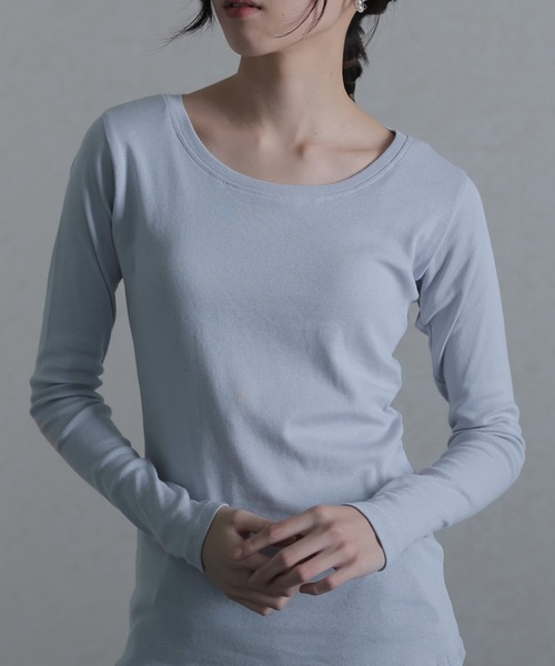 ElegChic（エレグシック）の「フライス 長袖 Tシャツ（Tシャツ/カットソー・レディース・グレイッシュベージュ/ブラック/ライトブルーグレー/マジェンタ/ネイビー/ホワイト/チャコールグレー/カーキ/杢グレー・3L/4L/L/M/XL）」の5枚目の写真