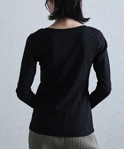 ElegChic（エレグシック）の「フライス 長袖 Tシャツ（Tシャツ/カットソー・レディース・グレイッシュベージュ/ブラック/ライトブルーグレー/マジェンタ/ネイビー/ホワイト/チャコールグレー/カーキ/杢グレー・3L/4L/L/M/XL）」の11枚目の写真