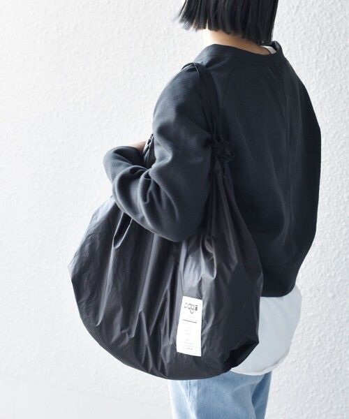 SHIPS(シップス)の「*〈パッカブル〉PAG 3WAYウォーターメロン◇(トートバッグ・レディース・ブラック/ベージュ/ライトブルー/パープル/オレンジ/ネイビー/グレー・ONE SIZE)」の20枚目の写真