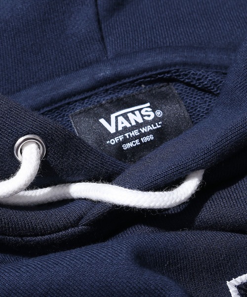 VANS(バンズ)の「VANS/バンズ M VANS LOGO BIG H SWT カレッジロゴパーカー(パーカー・メンズ・アッシュグレー/ダークグリーン/ネイビー・XL/L/M)」の10枚目の写真