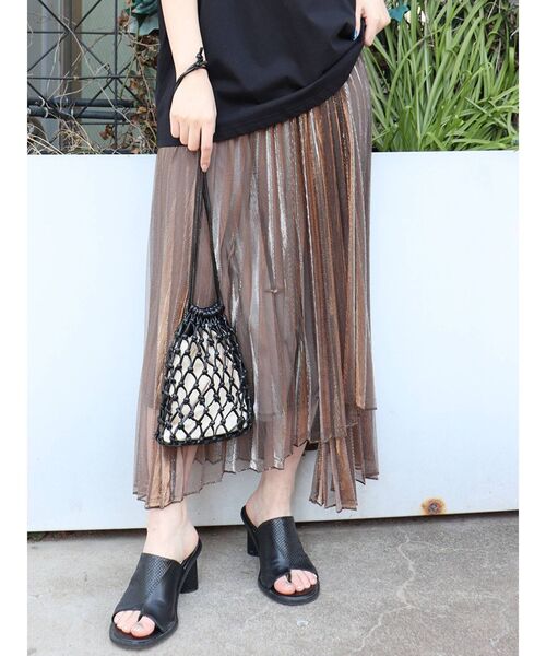 MURUA（ムルーア）の「シャイニープリーツラップスカート（スカート・レディース・ブラック/ブラウン/ベージュ・FREE）」の3枚目の写真