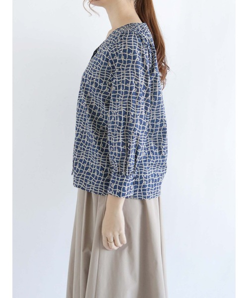 Te chichi(テチチ)の「リバティプリント前釦ブラウス(シャツ/ブラウス・レディース・ネイビー/オフホワイト・フリ-)」の9枚目の写真