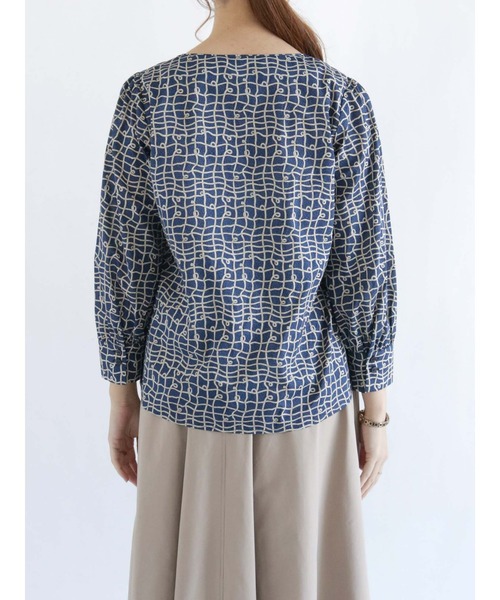 Te chichi(テチチ)の「リバティプリント前釦ブラウス(シャツ/ブラウス・レディース・ネイビー/オフホワイト・フリ-)」の8枚目の写真