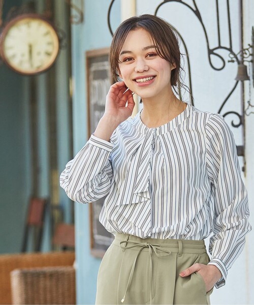 DRESKIP（ドレスキップ）の「◆ボウタイストライプ柄ブラウス（シャツ/ブラウス・レディース・ベージュ系その他5/ダークグリーン系2/ネイビー系2・02/03/04）」の2枚目の写真