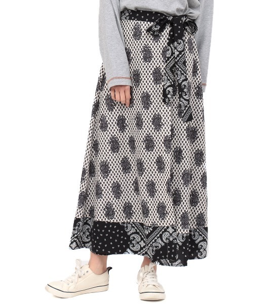 チチカカ（チチカカ）の「ブロックシフトフェイクラップスカート（スカート・レディース・ベージュ/ネイビー/オフホワイト・FREE）」の10枚目の写真